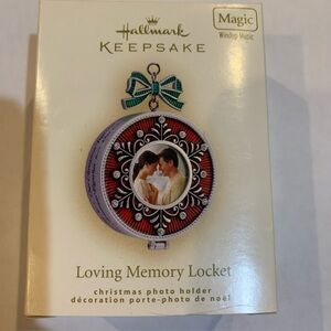 Hallmark Keepsake Loving Memory Locket New
